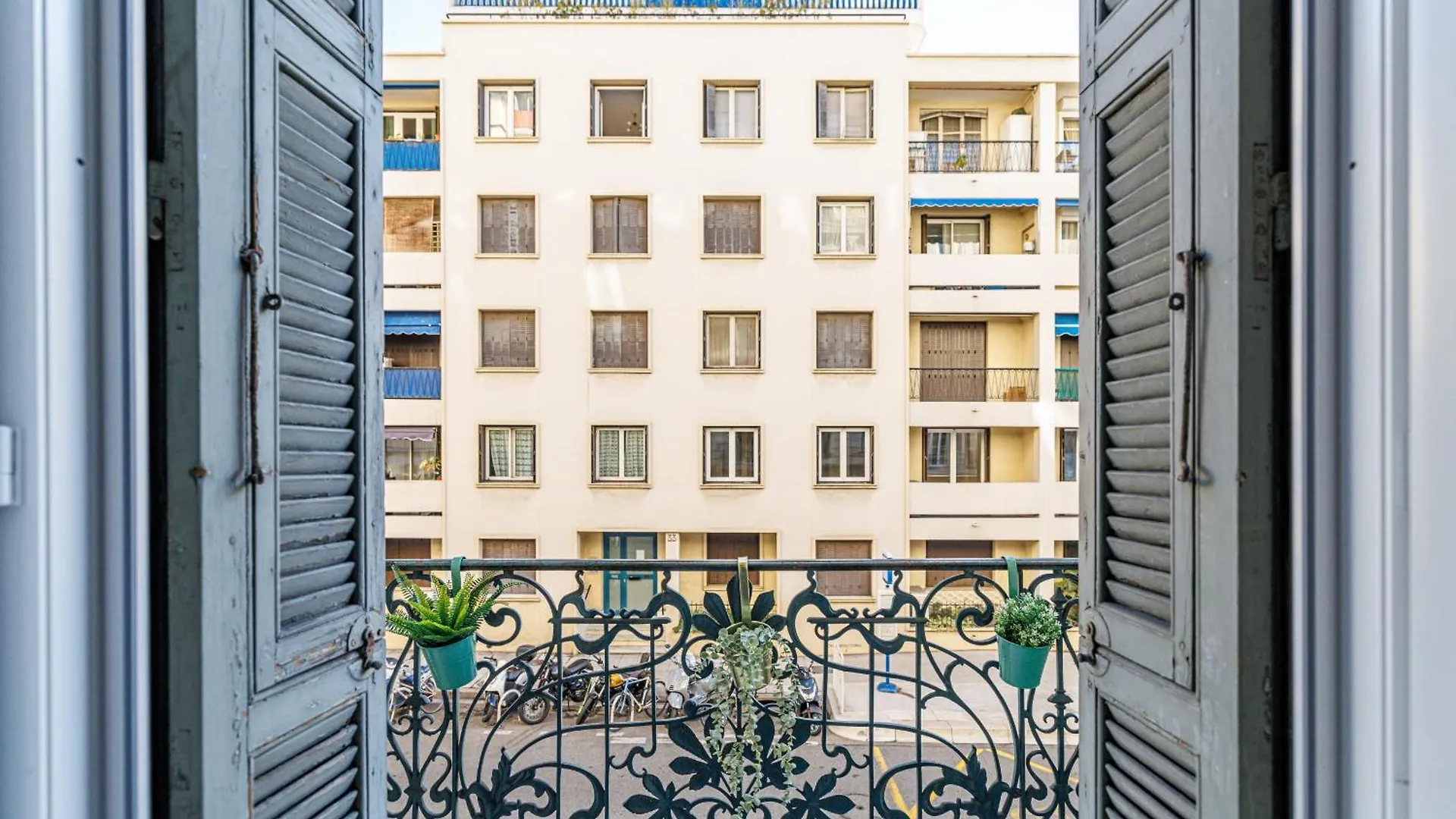 Apartment 36 Stalngrad - Appartement Spacieux - Le Port - 6 Pers Nice