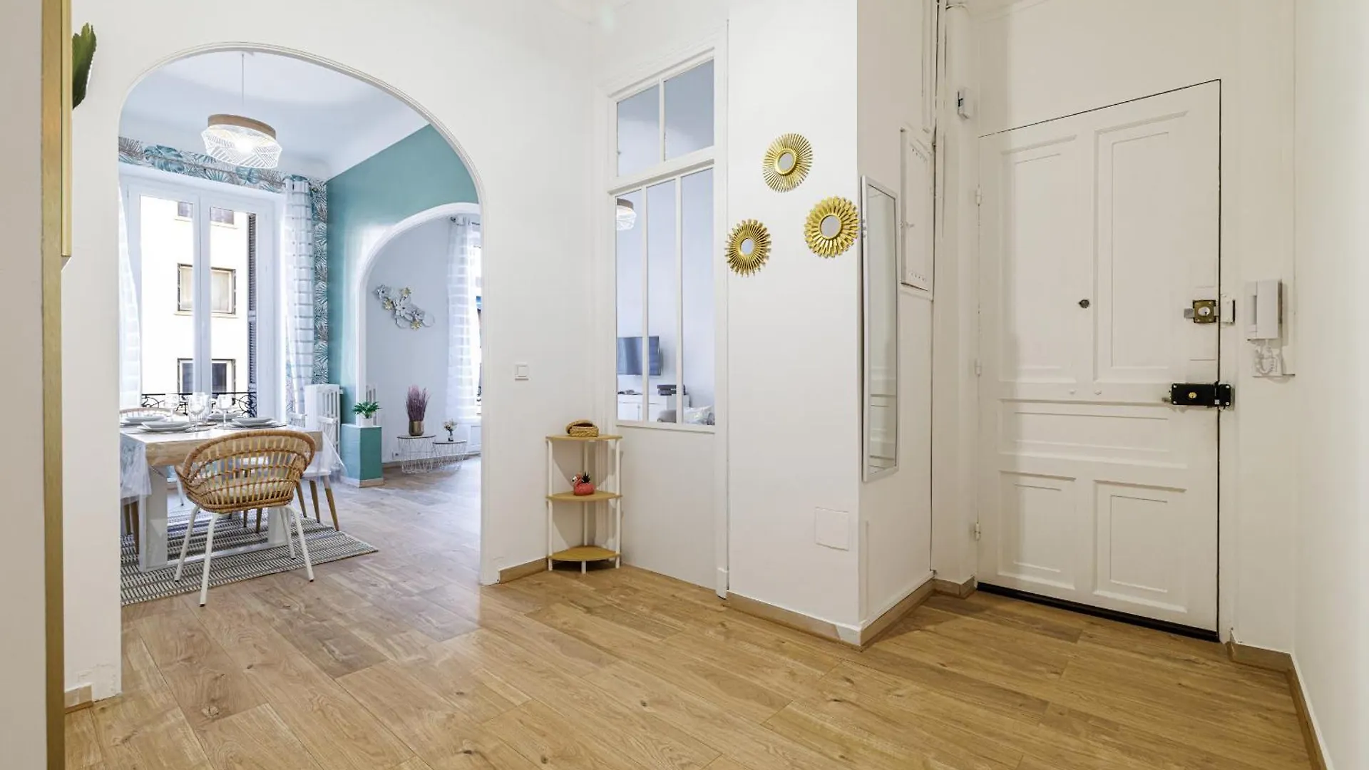 36 Stalngrad - Appartement Spacieux - Le Port - 6 Pers Nice France