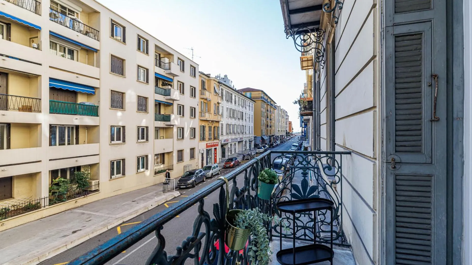 36 Stalngrad - Appartement Spacieux - Le Port - 6 Pers Nice France
