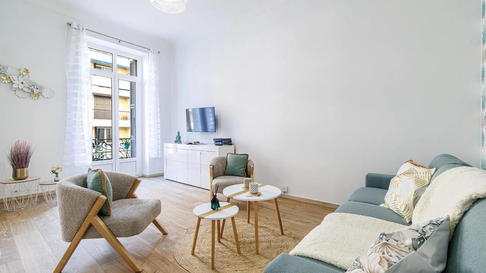 36 Stalngrad - Appartement Spacieux - Le Port - 6 Pers Nice 0*,  France
